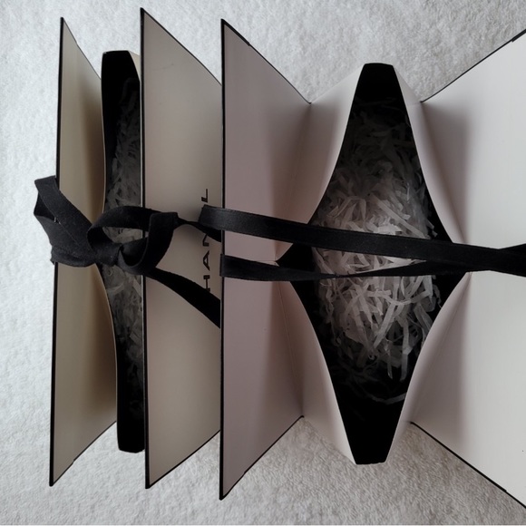 Louis Vuitton, Chanel, Dior, Burberry Gift Boxes Bundle! - Picture 10 of 12